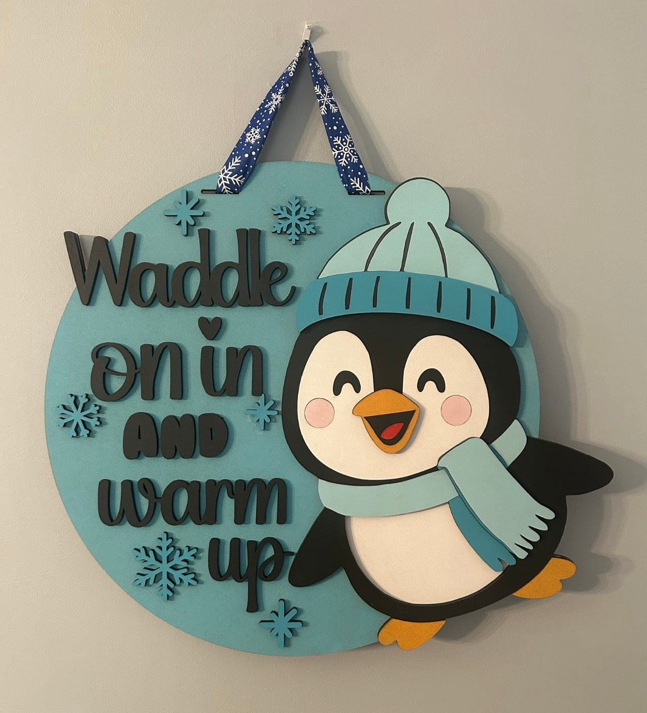 NEW! Waddle Penguin, Handmade 3D 16β Round Decor